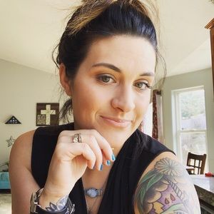 Meet your Posher, Whitney